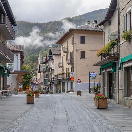 Ihost Flat - Valmalenco Centro Apartment Chiesa in Valmalenco Luaran gambar