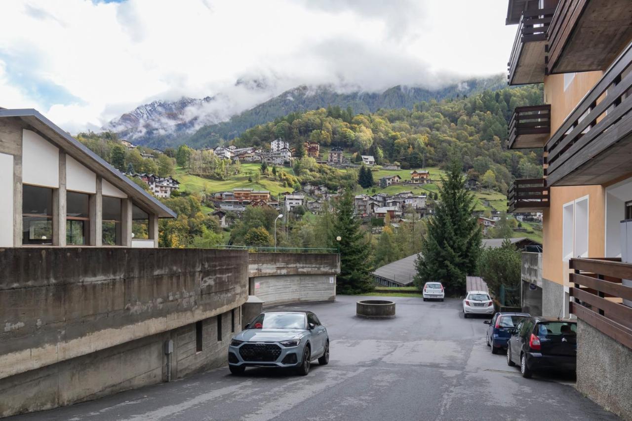 Ihost Flat - Valmalenco Centro Apartment Chiesa in Valmalenco Luaran gambar
