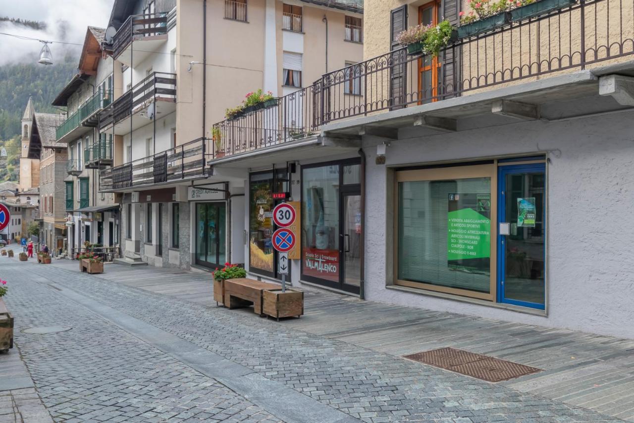 Ihost Flat - Valmalenco Centro Apartment Chiesa in Valmalenco Luaran gambar